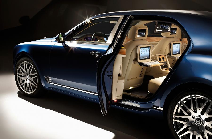  Bentley Mulsanne Executive Interior 2012 года  (фото 16 из 25)